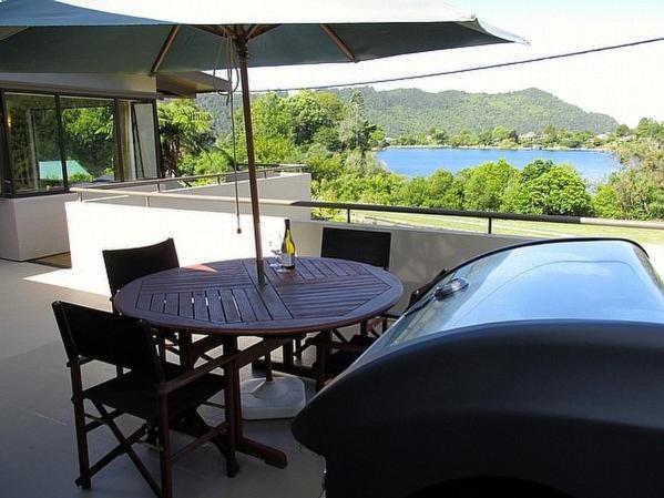 Lake Tarawera Lake View Okareka - Lake Okareka Holiday Home מראה חיצוני תמונה